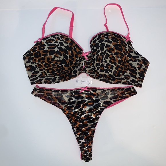 VS X Betsey Johnson Pink Leopard 36 C / S Bra Set